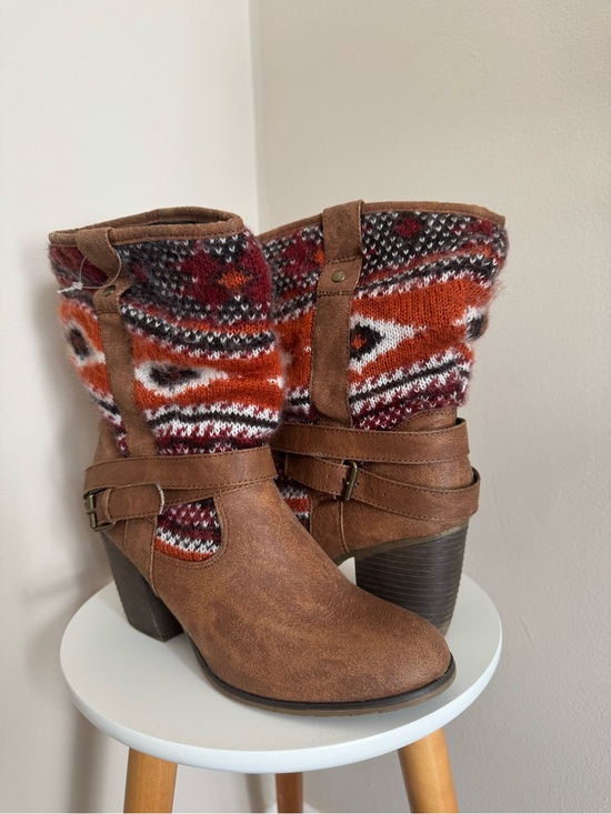 Candie's Shoes - Candies cognac knit booties.